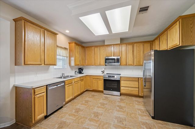 2695 Settlers Way Drive, Sealy, TX 77474