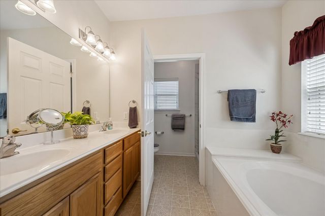 2695 Settlers Way Drive, Sealy, TX 77474