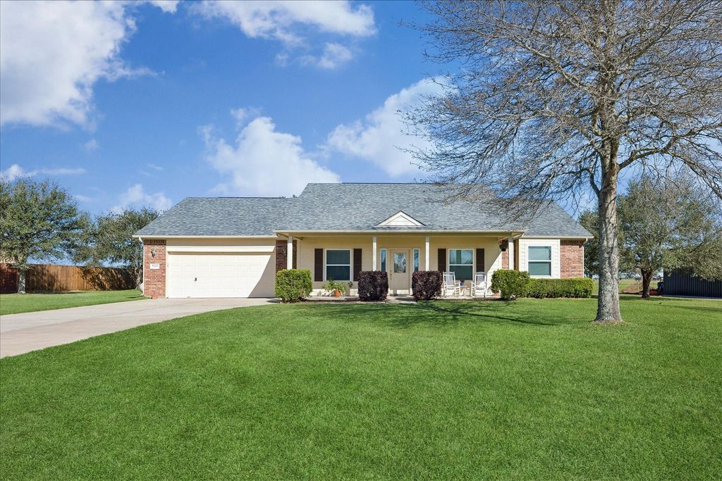 2695 Settlers Way Drive, Sealy, TX 77474
