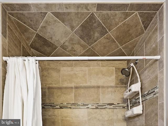 806 MARLBOROUGH AVE, Blackwood, NJ 08012