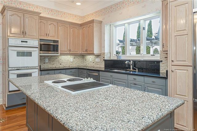 6486 Summerchase Drive, Fayetteville, NC 28311