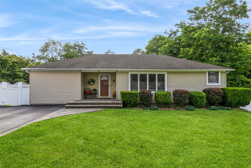 96 Maple Street, Medford, NY 11763