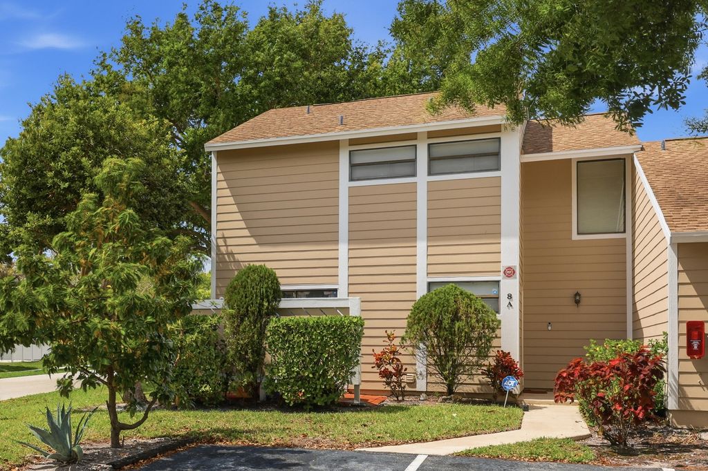 301 Lakewood Drive 8a, Jupiter, FL 33458