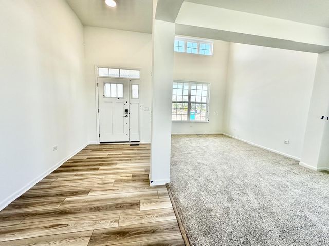 702 West Point Way, Oswego, IL 60543