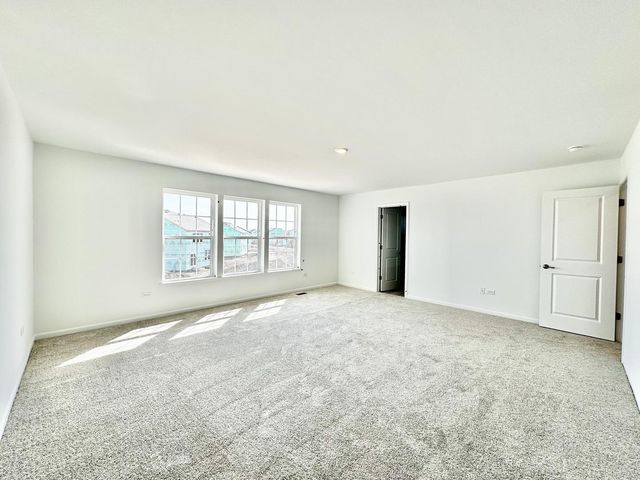 702 West Point Way, Oswego, IL 60543