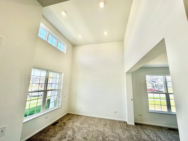 702 West Point Way, Oswego, IL 60543
