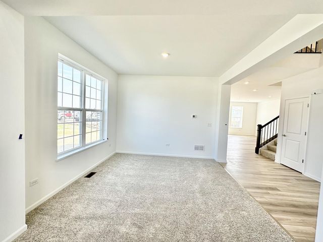 702 West Point Way, Oswego, IL 60543