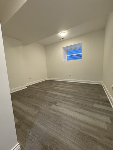 4521 S Hermitage Avenue, Chicago, IL 60609