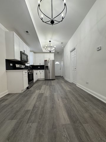 4521 S Hermitage Avenue, Chicago, IL 60609