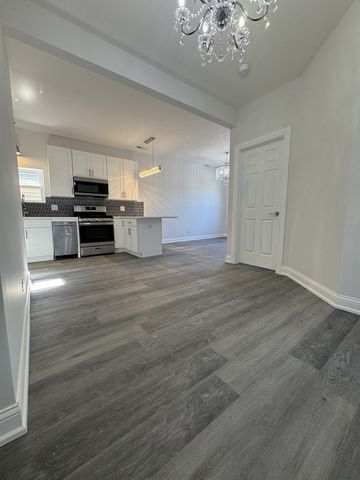 4521 S Hermitage Avenue, Chicago, IL 60609