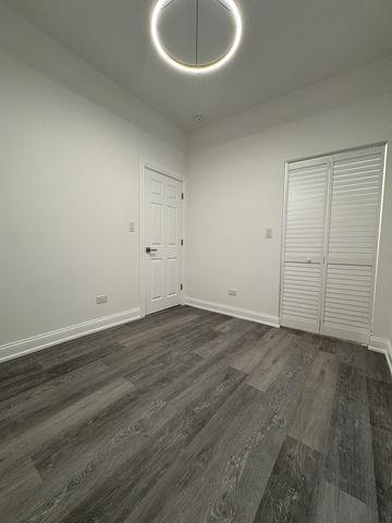 4521 S Hermitage Avenue, Chicago, IL 60609