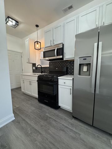 4521 S Hermitage Avenue, Chicago, IL 60609