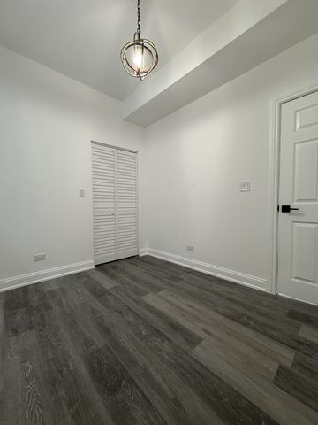 4521 S Hermitage Avenue, Chicago, IL 60609