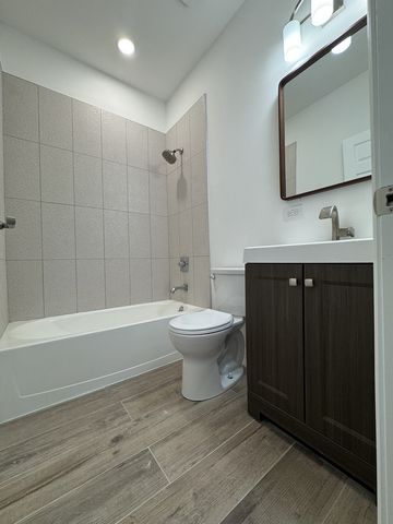 4521 S Hermitage Avenue, Chicago, IL 60609