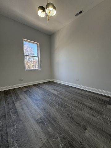 4521 S Hermitage Avenue, Chicago, IL 60609