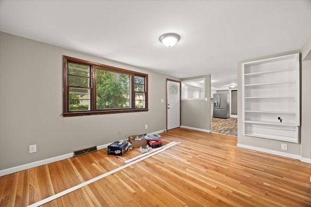 52 Jacob St, Brockton, MA 02302