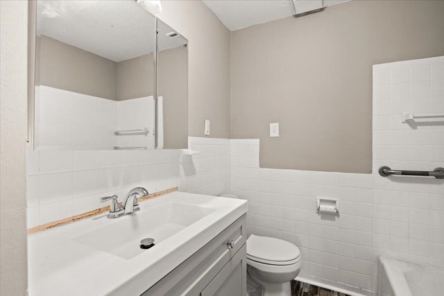 52 Jacob St, Brockton, MA 02302