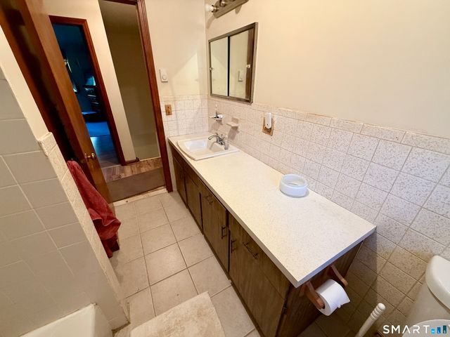 71 Bentwood Drive 2, Waterbury, CT 06705