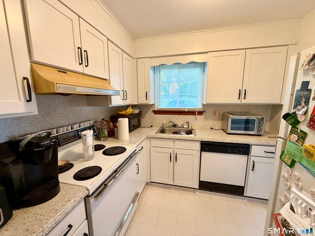 71 Bentwood Drive 2, Waterbury, CT 06705