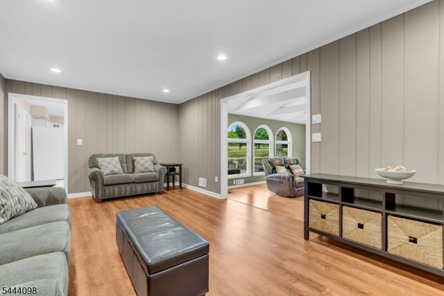 52 Lazy Brook Rd, Readington Twp., NJ 08822