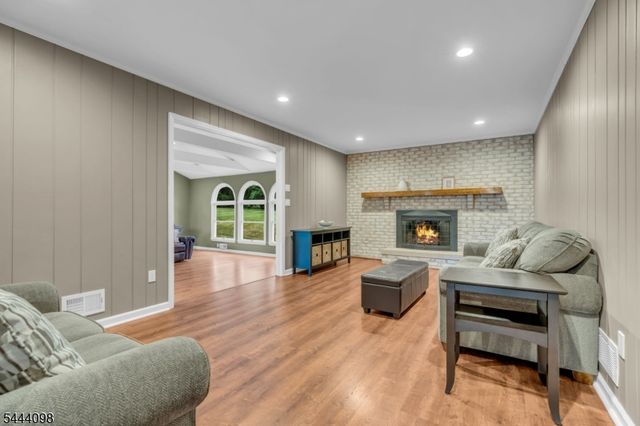 52 Lazy Brook Rd, Readington Twp., NJ 08822