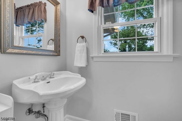 52 Lazy Brook Rd, Readington Twp., NJ 08822
