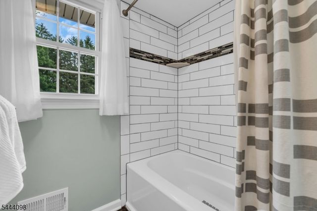 52 Lazy Brook Rd, Readington Twp., NJ 08822