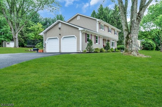 52 Lazy Brook Rd, Readington Twp., NJ 08822