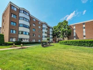 5500 Lincoln Avenue 414E, Morton Grove, IL 60053