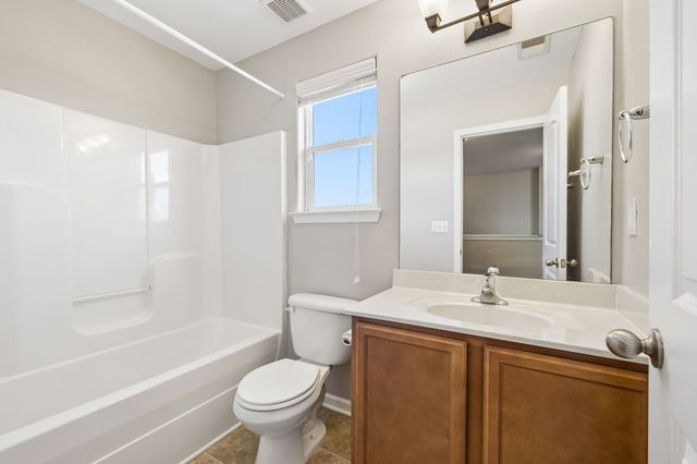 2307 Farrington Pl, Antioch, TN 37013