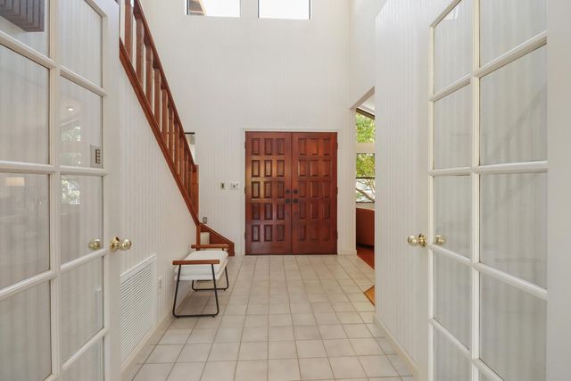 6 Las Positas Cir, Sacramento, CA 95831