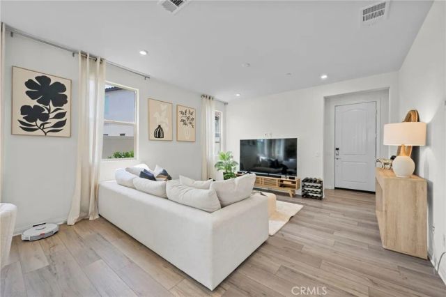 1517 E Laurelwood, San Bernardino, CA 92408