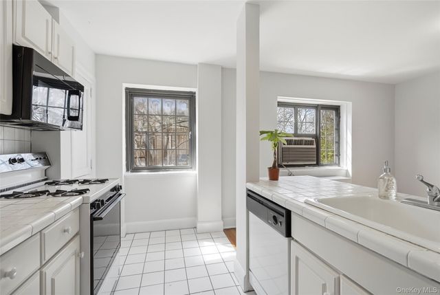 6 Davis Avenue C-22, Rye, NY 10580