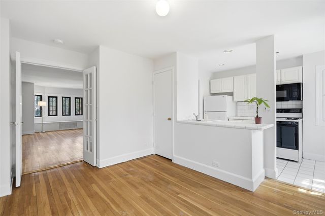 6 Davis Avenue C-22, Rye, NY 10580