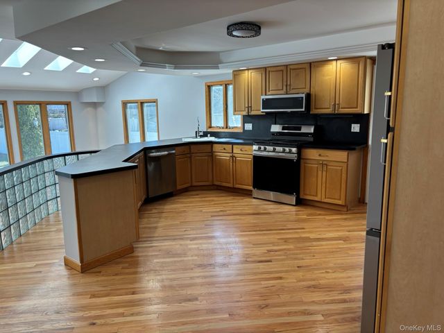 2689 Cedar Court, Oceanside, NY 11572