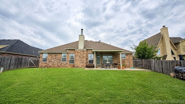 14608 S Kendalwood Boulevard, Glenpool, OK 74033