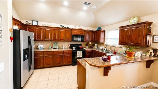 14608 S Kendalwood Boulevard, Glenpool, OK 74033