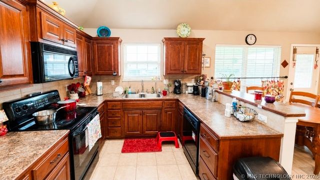 14608 S Kendalwood Boulevard, Glenpool, OK 74033