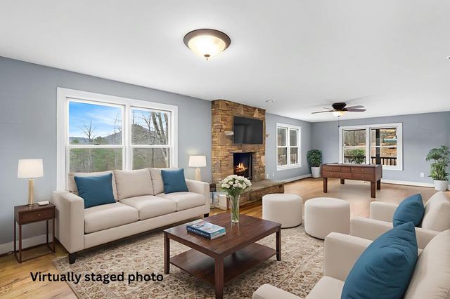 202 Bell Orchard Drive, Hayesville, NC 28904