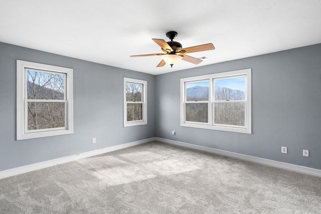 202 Bell Orchard Drive, Hayesville, NC 28904