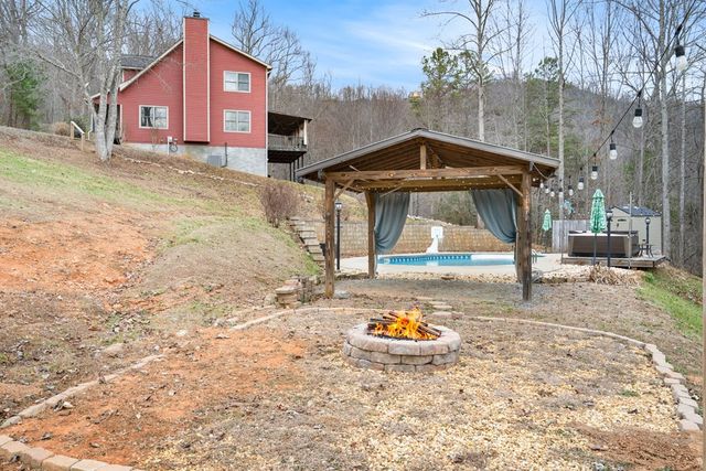 202 Bell Orchard Drive, Hayesville, NC 28904