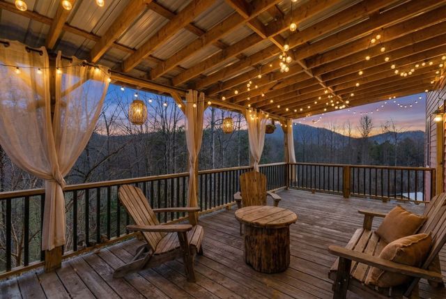 202 Bell Orchard Drive, Hayesville, NC 28904