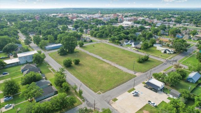 715 W Sears, Denison, TX 75020
