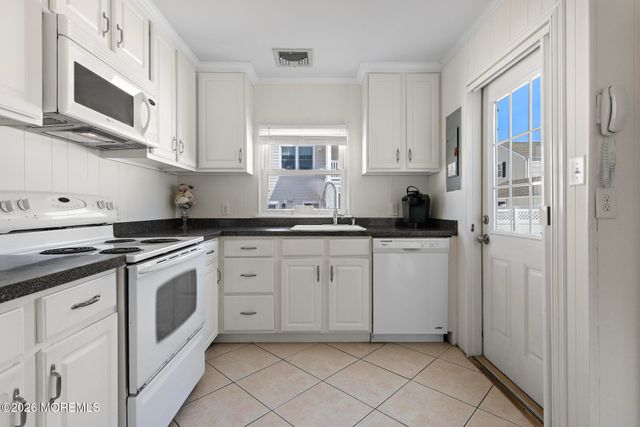 15 E Colorado Avenue, Long Beach Twp, NJ 08008