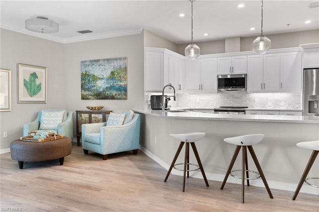 1540 Clermont DR 103, Naples, FL 34109