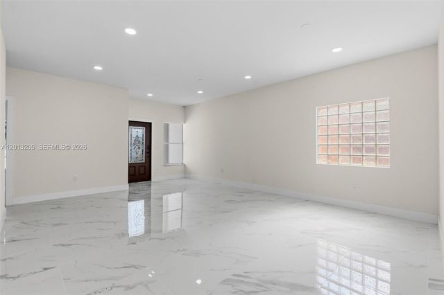 7978 NW 200th St, Hialeah, FL 33015