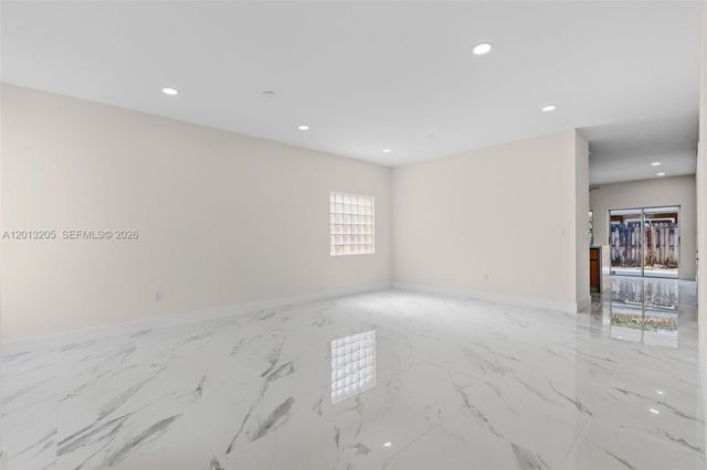 7978 NW 200th St, Hialeah, FL 33015