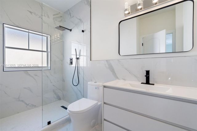 7978 NW 200th St, Hialeah, FL 33015