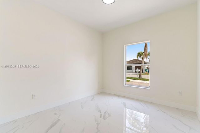 7978 NW 200th St, Hialeah, FL 33015