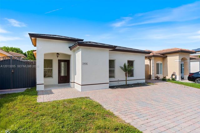 7978 NW 200th St, Hialeah, FL 33015